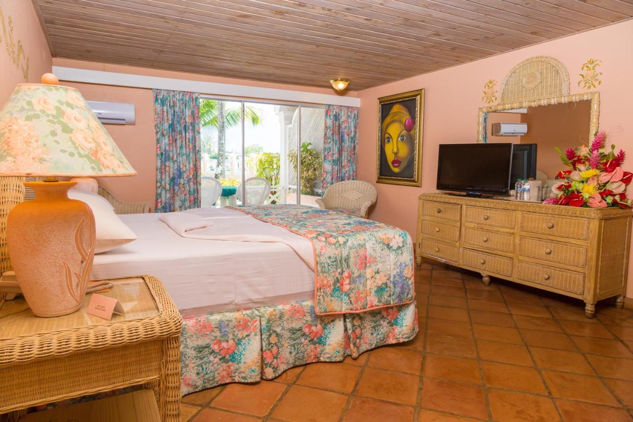 Coco Reef Resort & Spa Crown Point Exterior foto