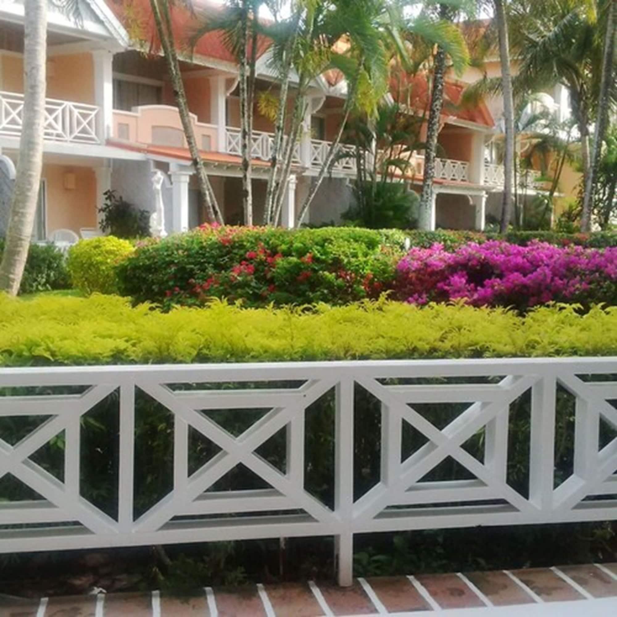 Coco Reef Resort & Spa Crown Point Exterior foto