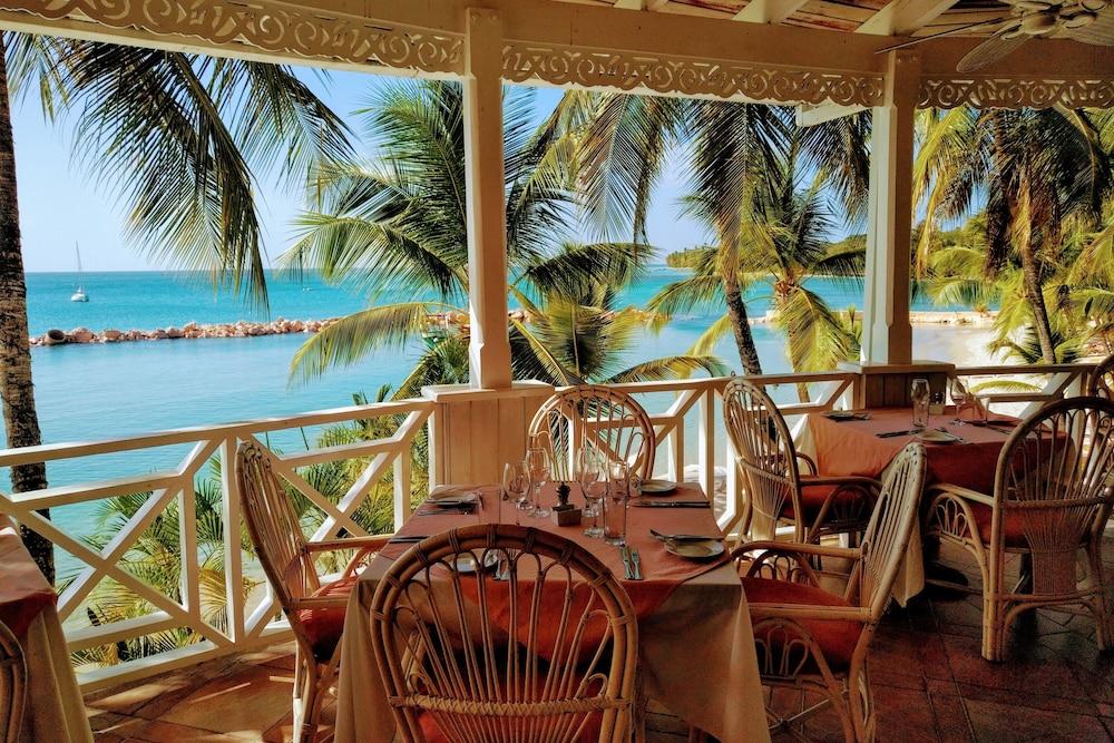Coco Reef Resort & Spa Crown Point Exterior foto